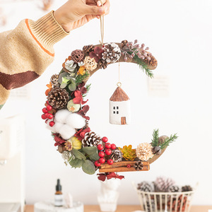 Guirlande décorative de Noël avec fleurs séchées éternelles, grandes cloches, roses, cônes de pin, cadeau de Noël - Product Image 2
