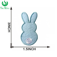 Leuke cartoon konijn bloem logo vilt opstrijkbare kledingpatches borduurwerk donsjack decoratie applique wit blauw roze