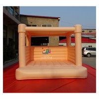 Château gonflable blanc avec trampoline et toit en PVC 4x4m, idéal pour les fêtes d'enfants et les locations de mariage