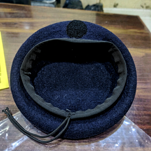 Gorra de boina unisex elegante, sombrero suave y ligero para exteriores con protección UV para trajes de moda para todas las estaciones - Product Image 1