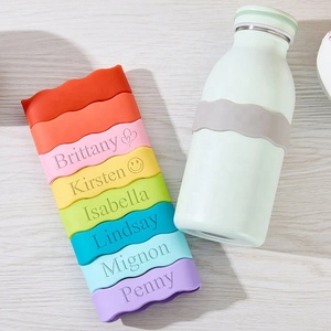 Etiqueta de Silicona Impermeable con Diseño Ondulado en Colores Variados, Precio de Fábrica, Etiqueta Promocional con Nombre, Funda para Botella con Impresión por Sublimación - Product Image 5