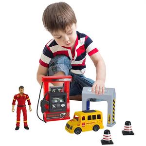 Simulación <span class=keywords><strong>de</strong></span> juego <span class=keywords><strong>de</strong></span> simulación <span class=keywords><strong>de</strong></span> juguete gasolinera con hombres modelo plástico lavado <span class=keywords><strong>de</strong></span> coches juguete eléctrico gasolinera juguete para niños niño - Product Image 1