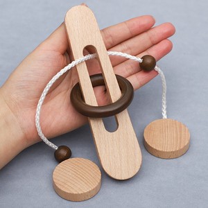 En gros, Jouet d'évasion classique : Anneau magique, Anneau de puzzle en bois avec corde, Casse-tête Lu Ban, Jeux d'intelligence pour enfants - Product Image 4