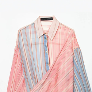 Camicia da <span class=keywords><strong>donna</strong></span> personalizzata 2026 in <span class=keywords><strong>cotone</strong></span> a blocchi di colore con scollo a cravatta e righe trasparenti, camicetta con bottoni a contrasto, OEM/ODM da fabbrica cinese - Product Image 3