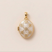 HX0093 Nouveau pendentif en forme de cœur en perle dans une boîte ovale ouverte et fermée. Peinture à l'huile colorée sur coquille de conque, collier en or 18 carats, bijoux de couleur rapide