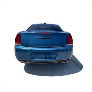 Chrysler 300 Tour Sedan 2023 d'occasion, propulsion arrière, transmission automatique - Product Image 2