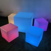 Chaude Extérieure Étanche Décoration Couleur cube Led Glowing Cube Led Ball Lumière pour Garden Party De Mariage Boîte de Nuit lampadaires