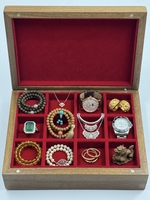 Boîte à bijoux en bois avec aimant pour femmes, boîte en bois de style ancien, boîte à souvenirs vintage en bois pour le rangement de bijoux et de bibelots