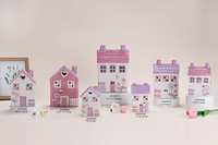Ornement de maison en céramique moderne et coloré, maison en céramique peinte à la main, maison de village personnalisable, décorations colorées pour la maison