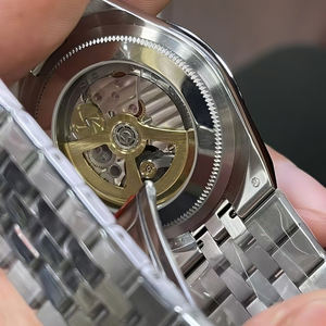 Montre automatique de style aventure pour homme Montre d'extérieur en acier inoxydable rouge - Product Image 5