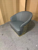 Fauteuil de salon en tissu et métal de conception italienne, moderne et confortable