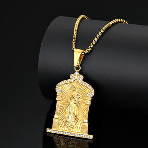 Joyería de Acero Inoxidable con Baño de Oro de 18K y Circonita Cúbica, Diseño Original de la Virgen María, Religiosa, Moderna, Resistente al Deslustre y al Agua - Product Image 3