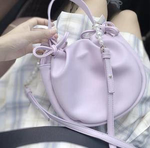 Sac à bandoulière pour femme en PU imperméable, luxueux et tendance, avec un design plissé en forme de nuage, sac bandoulière pour femme - Product Image 5
