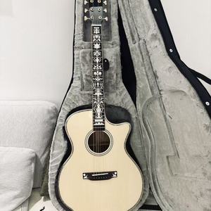 High Quality Hand Made Acoustic Guitar All Solid Spruce <b>Stringed</b> Music <b>Instrument</b> With Armrest Fretboard Inlay - Product Image 2