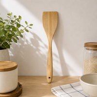 Spatule de cuisine en bambou 37,5 cm – Ustensile pour chef à domicile, restaurant, cuisine – Sûr pour les surfaces antiadhésives – Spatule plate en bois avec trou de suspension