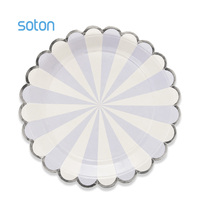 Assiettes en carton élégantes à bords festonnés, jetables, rayées pastel, pour fêtes, vaisselle écologique, plateaux de service pour desserts et gâteaux