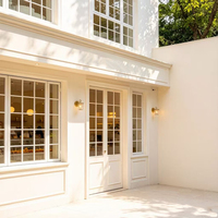 Fenêtre à battant en alliage d'aluminium de style français de luxe avec grilles décoratives, verre double vitrage insonorisé pour villa