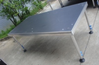 L'élégante scène de concert en aluminium de couleur s'assemble avec un sol en contreplaqué pour la construction de concerts à l'extérieur et à l'intérieur
