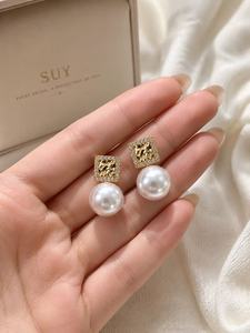 Orecchini a Perno in Argento 925 Placcato con Cristalli e Strass, Design Geometrico, Gioielli Classici da Donna, Idea Regalo - Product Image 3