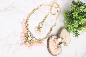 Ethnic Style <b>Bridal</b> Alloy Kundan Jewelry Beaded <b>Necklace</b> Earrings Maang Tikka <b>Set</b> Designed for Wedding & Party Functions - Product Image 6