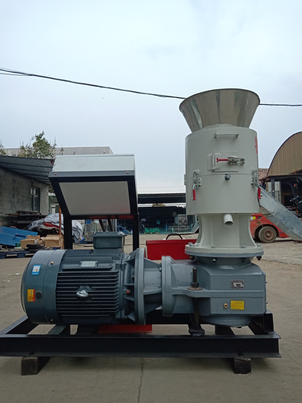 poultry feed processing machine