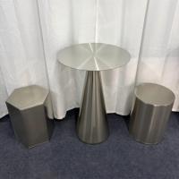 Table d'extérieur en acier inoxydable, forme conique, moderne, légère, de luxe, en métal brossé, résistante à l'eau, petite et durable