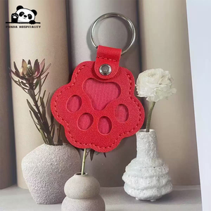 Porte-clés commémoratifs pour animaux de compagnie en cuir, avec pendentifs patte de chien et rangement pour poils de chien et de chat - Product Image 6