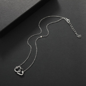 Set di Gioielli Minimalista Romantico con Collana con Ciondolo a Cuore in Acciaio Inossidabile Argento con Chiusura Magnetica, Anello e Orecchini, Regalo per Lei - Product Image 3