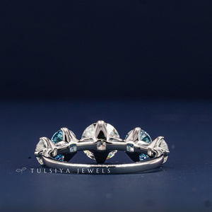 Anillo de Diamantes Sintéticos de Oro de 14K para Mujer, Anillo de Compromiso de Diamantes Creados en Laboratorio de Lujo con Detalles Laterales de Diamantes, Joyería Fina para Regalo - Product Image 4