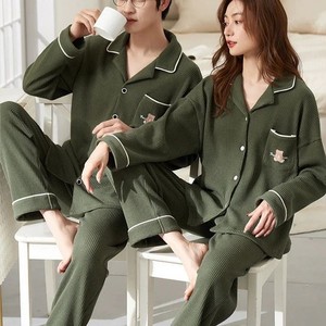 Ensemble de pyjamas de luxe assortis pour couple, vêtements de nuit doux en bambou pour hommes et femmes, production sur mesure en gros, fabricant - Product Image 1
