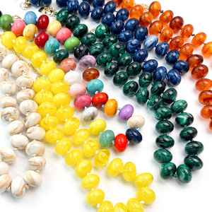 Collana Girocollo Multicolore con Perle Grandi e Dischi in Resina Arcobaleno, con Catena di Estensione Dorata, Perfetta per Feste Estive, Idea Regalo - Product Image 1