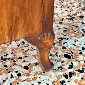 Mesitas de Noche de Madera Maciza Vintage, Mesitas de Noche Rústicas con Almacenamiento, Muebles de Dormitorio Antiguos, Diseño Curvo en la Parte Delantera, Patas Talladas - Product Image 4