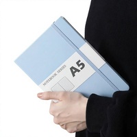 Carnet de notes A5 en cuir personnalisable avec porte-stylo, plusieurs couleurs disponibles, logo personnalisé, pour étudiants - Collection 2026