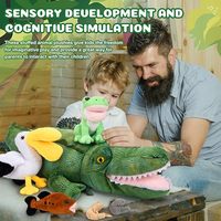 Ensemble de jouets en peluche bon marché grands animaux en peluche crocodile tiennent des animaux en peluche jouets en peluche éducatifs interactifs pour les enfants