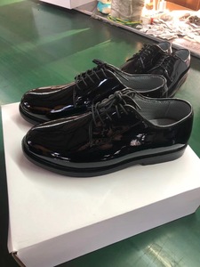 Chaussures habillées en cuir brillant PU DFP01 pour hommes, personnalisables - Product Image 5