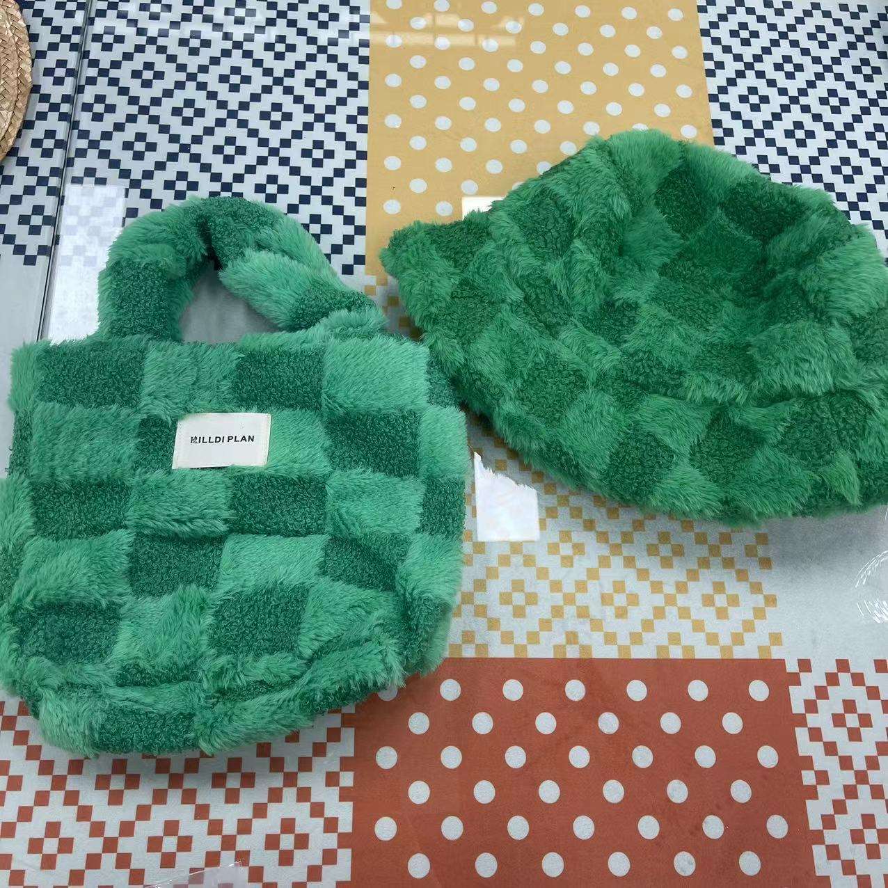 สีเขียว