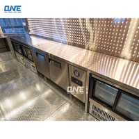 Remorque de bar mobile de luxe avec finition autocollante, camion de restauration haut de gamme en acier inoxydable pour événements et mariages haut de gamme