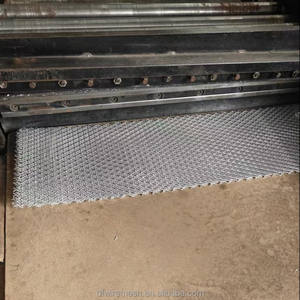 Maille déployée en acier laminé à froid et en acier haute résistance Q235B, <span class=keywords><strong>plaque</strong></span> métallique déployée à motif losanges surélevés - Product Image 1