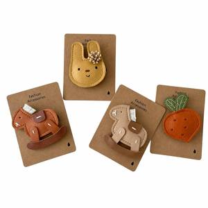 Barrettes en cuir PU pour enfants, motifs animaux et fruits, faites <span class=keywords><strong>à</strong></span> la main, mignonnes, pour bébés filles et tout-petits, vente en gros OEM - Product Image 1
