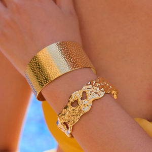 Bracelet large martelé de luxe discret 2025, style industriel minimaliste, jonc ouvert, bijoux essentiels pour femmes - Product Image 3