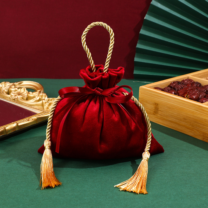 Gold Tassel 3
