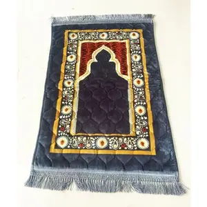 New design classical anti slip prayer rug Islam gifts prayer mat fringes both sides Muslim prayer folding mat