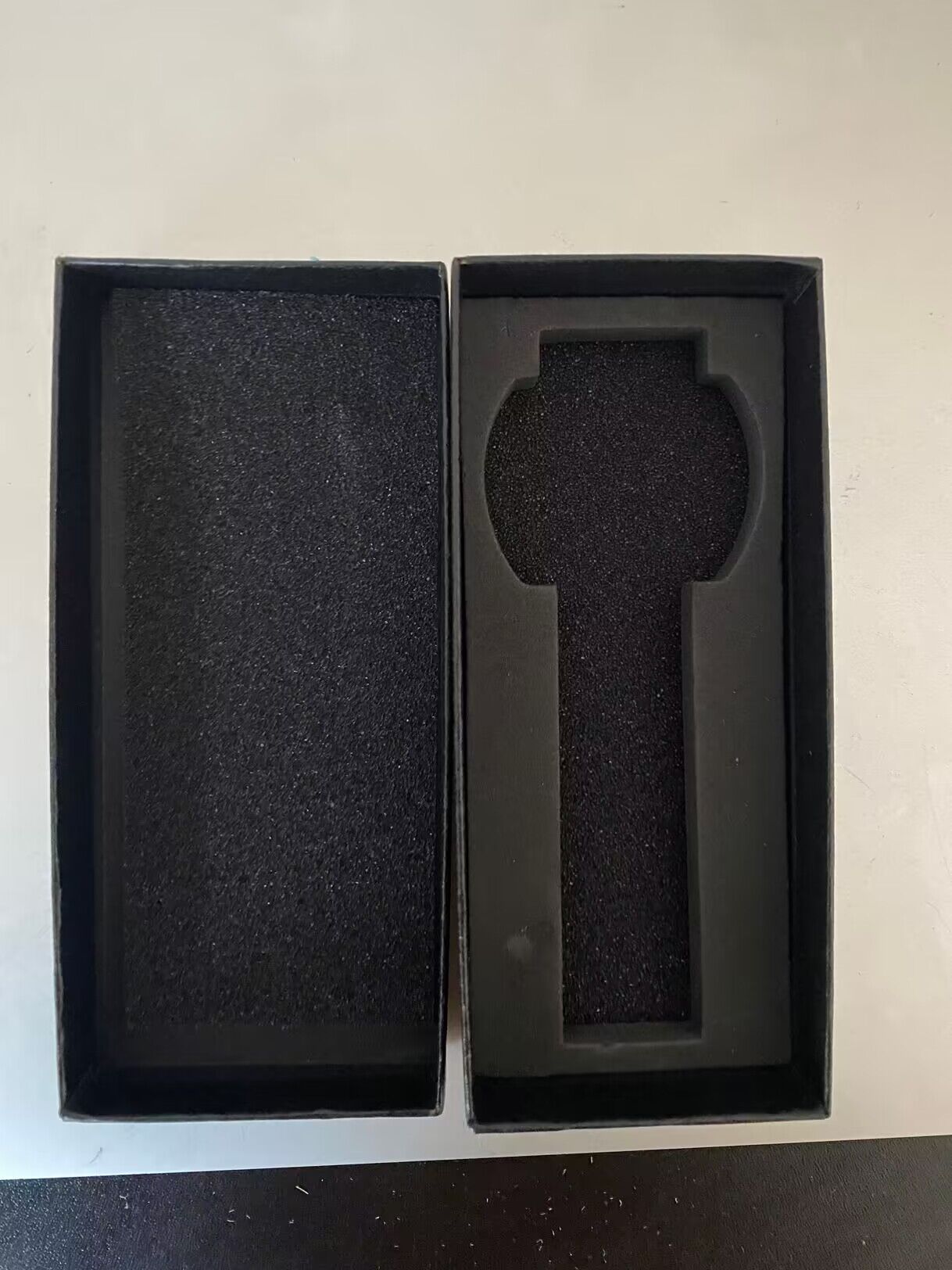 Black( box)