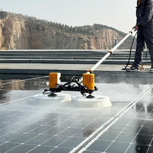Système de nettoyage rotatif de panneaux solaires, alimenté par l'électricité 120V-240V ou par batterie, équipement, machine, brosse - Product Image 1