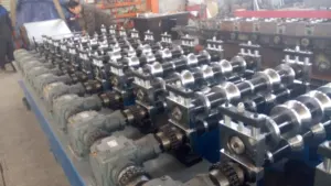 PLC contrôle aluminium bobine tôle bardage rouleau formant la machine à vendre