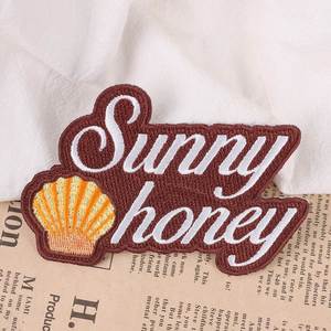 Patch brodé personnalisé à transfert thermique, logo sur tissu 100% brodé, patchs personnalisés à coudre ou thermocollants pour vêtements - Product Image 4