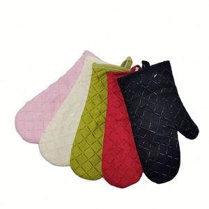 Maniques de cuisine en coton imprimées, imperméables et épaissies, résistantes à la chaleur pour la cuisson au four et l'isolation micro-ondes - Product Image 4