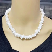 Vente en gros de bijoux hawaïens de plage d'été en plaqué or motif géométrique blanc collier ras de cou en coquillage de perles