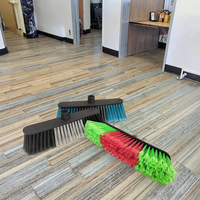 Balai plat à main en soie colorée à pois, tête en PP, durable et facile à nettoyer pour une utilisation intérieure et extérieure