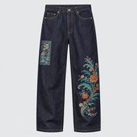 Jeans en denim décontracté pour homme, couleur indigo foncé, avec broderie florale asymétrique